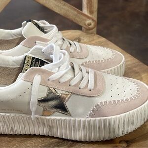 Vintage Havana White and Beige Sneakers